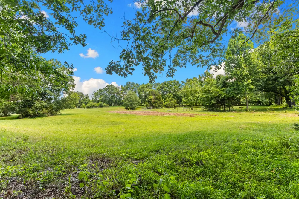 8021 Palmore Hollow Ln Nolensville, TN 37135