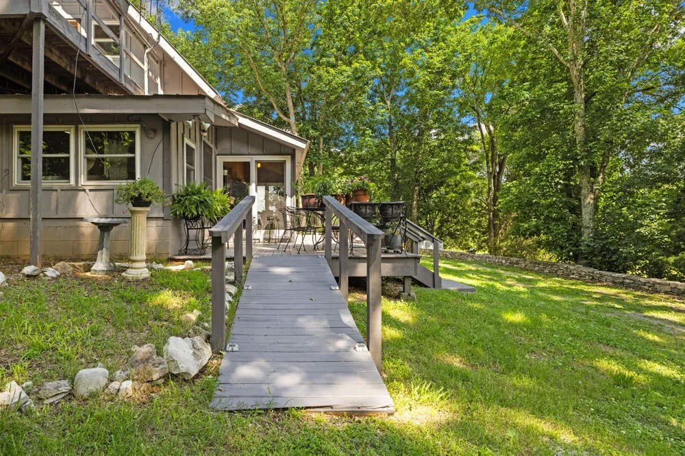 8021 Palmore Hollow Ln Nolensville, TN 37135