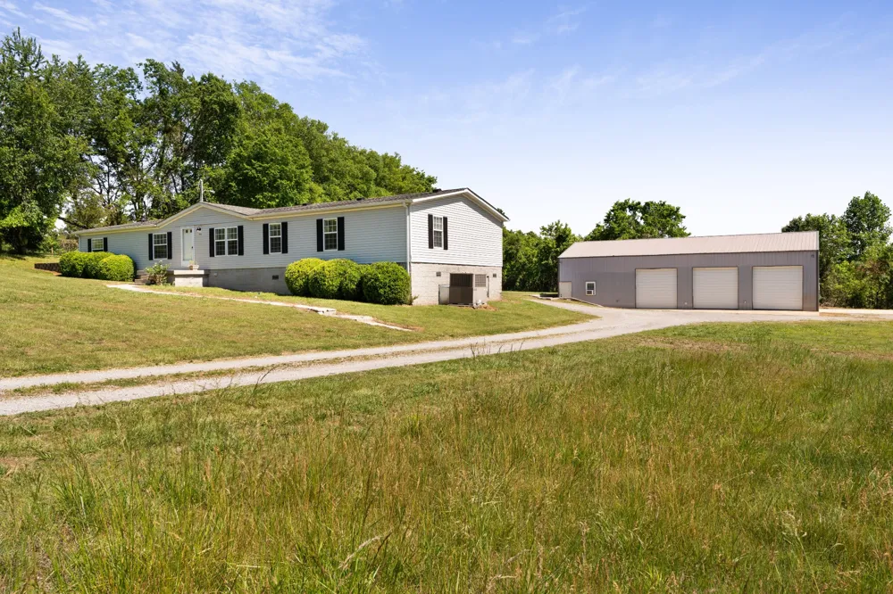 8021 Palmore Hollow Ln Nolensville, TN 37135