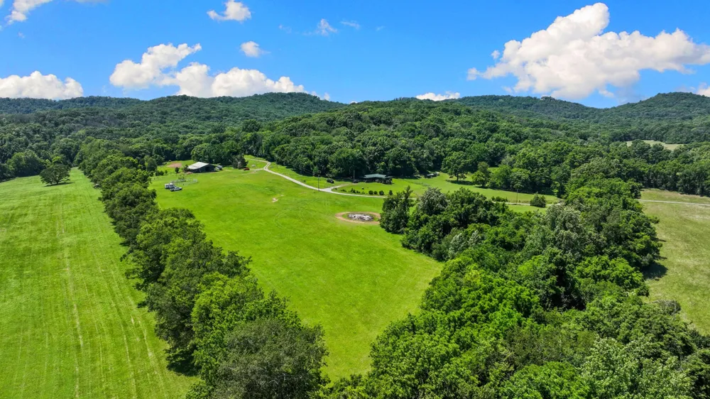 8021 Palmore Hollow Ln Nolensville, TN 37135