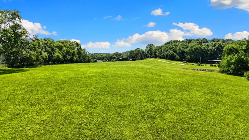 8021 Palmore Hollow Ln Nolensville, TN 37135