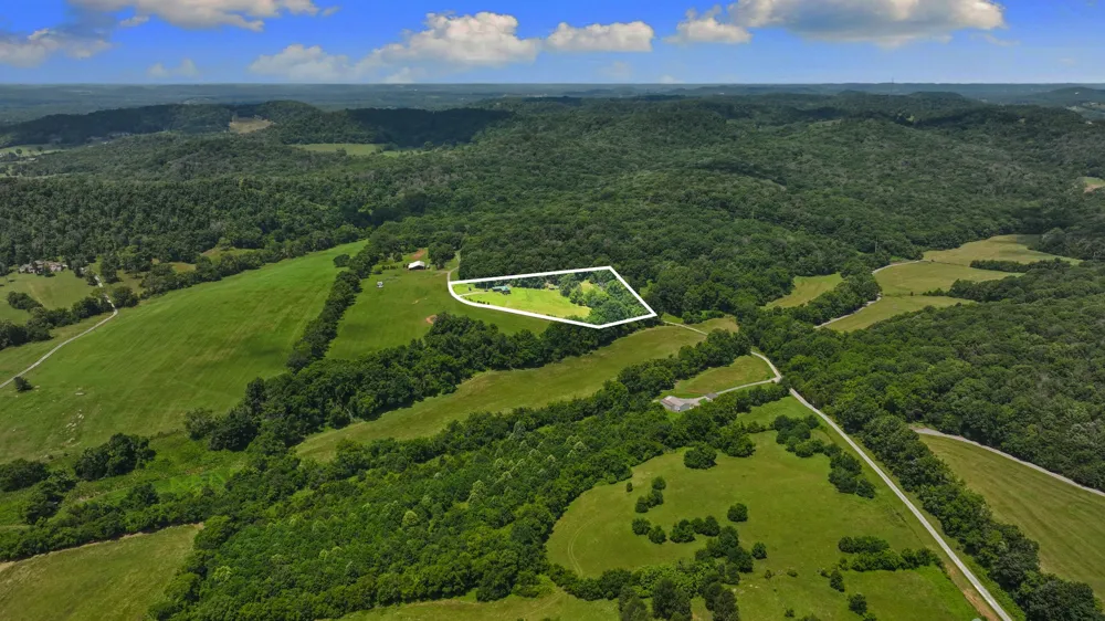 8021 Palmore Hollow Ln Nolensville, TN 37135