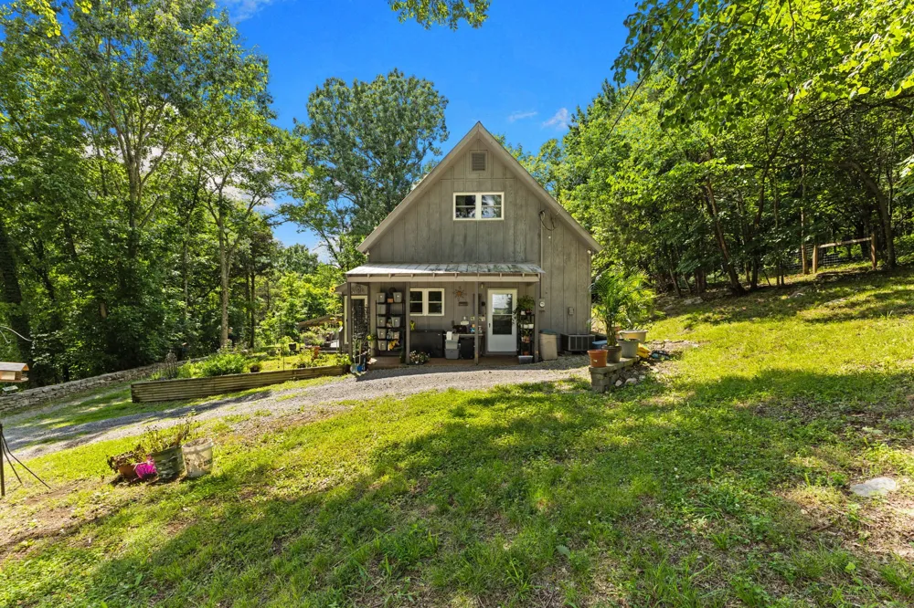 8021 Palmore Hollow Ln Nolensville, TN 37135