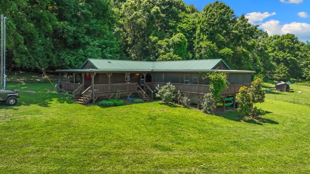 8021 Palmore Hollow Ln Nolensville, TN 37135