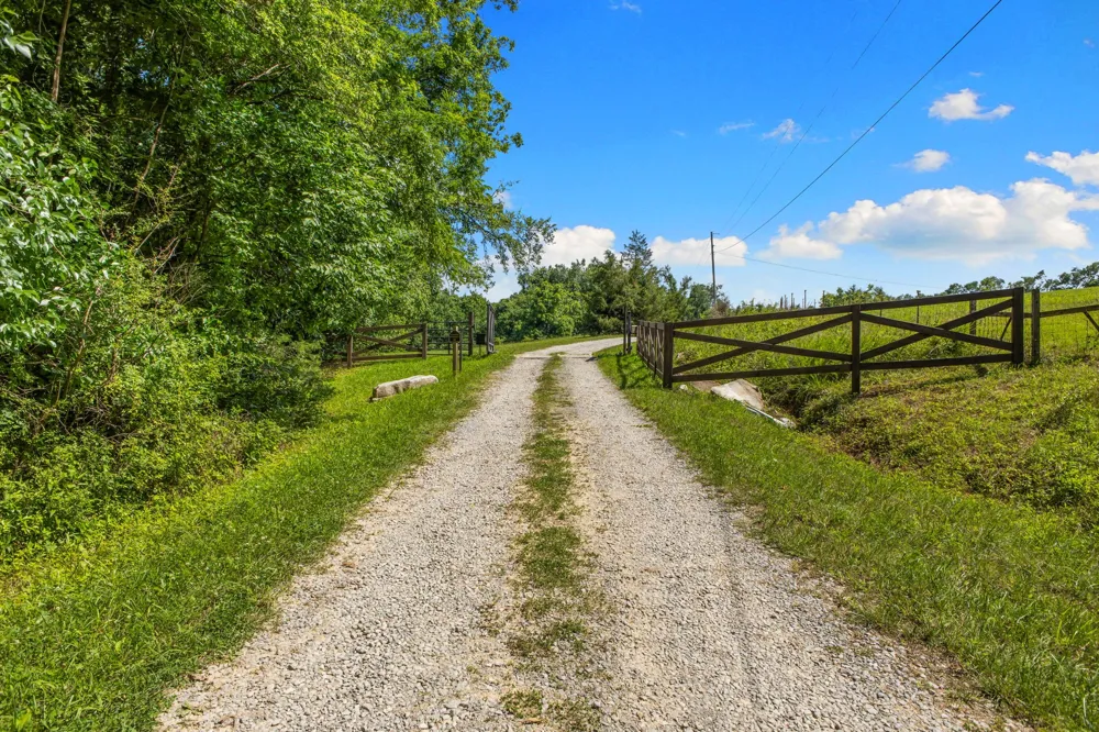 8021 Palmore Hollow Ln Nolensville, TN 37135