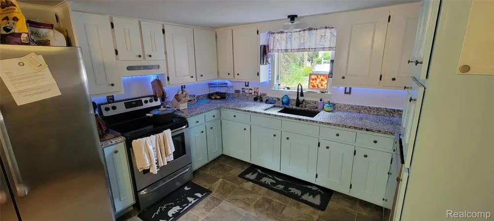 5562 Liberty Street Dryden Village, MI 48428
