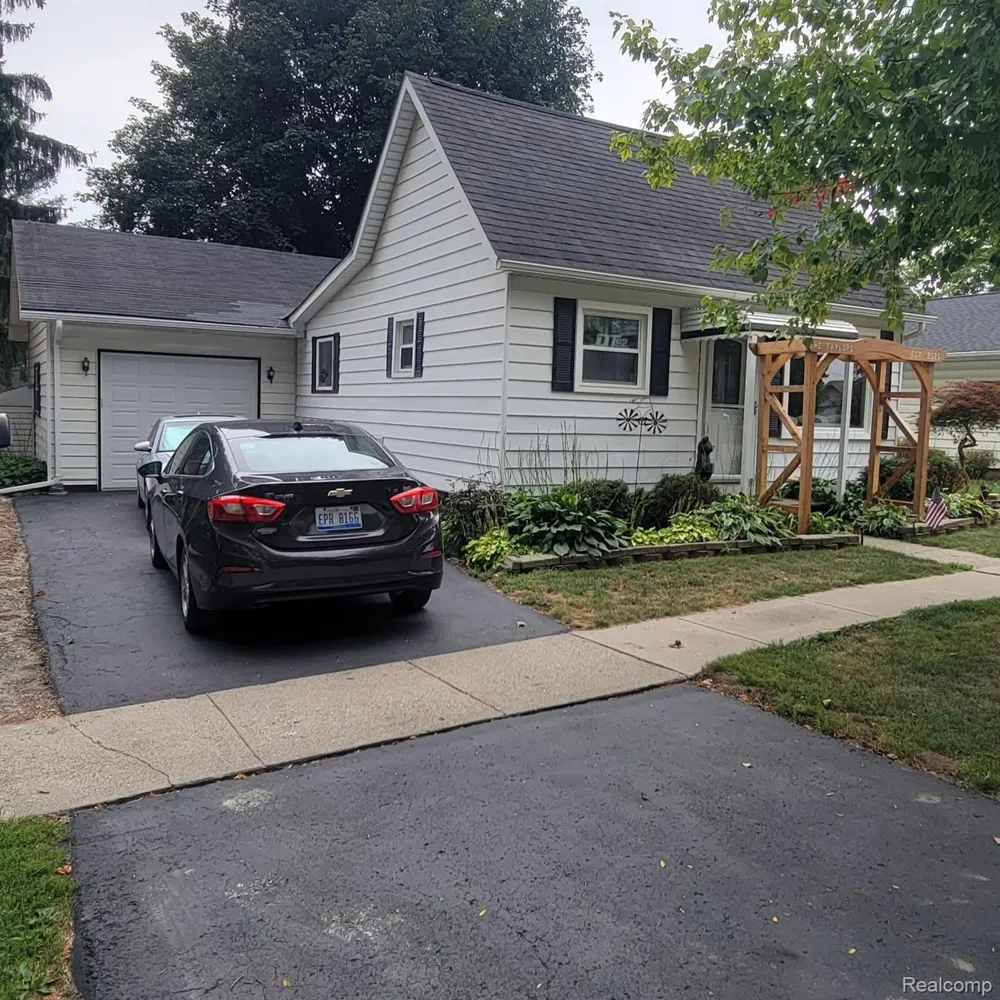 5562 Liberty Street Dryden Village, MI 48428