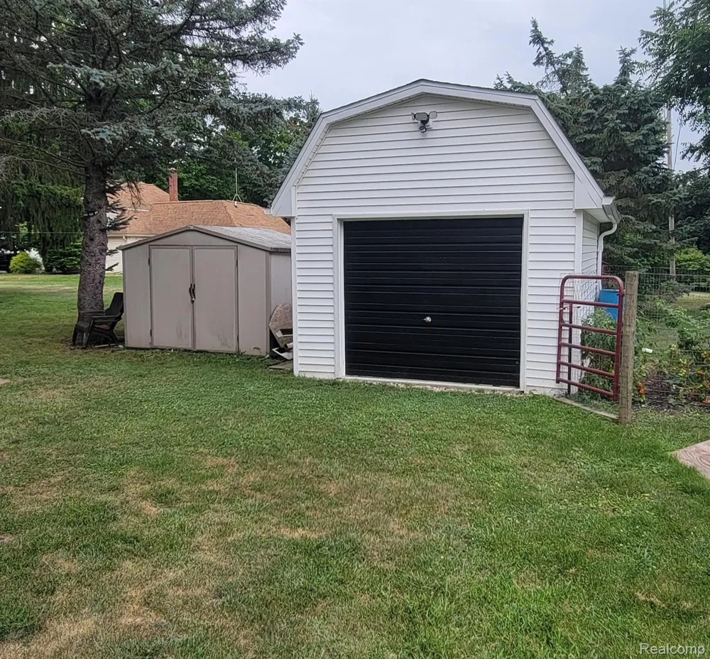 5562 Liberty Street Dryden Village, MI 48428