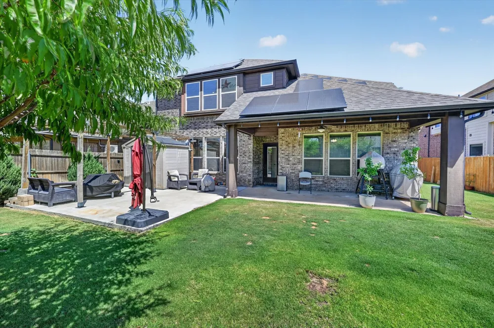 316 Jernigan Drive Euless, TX 76040