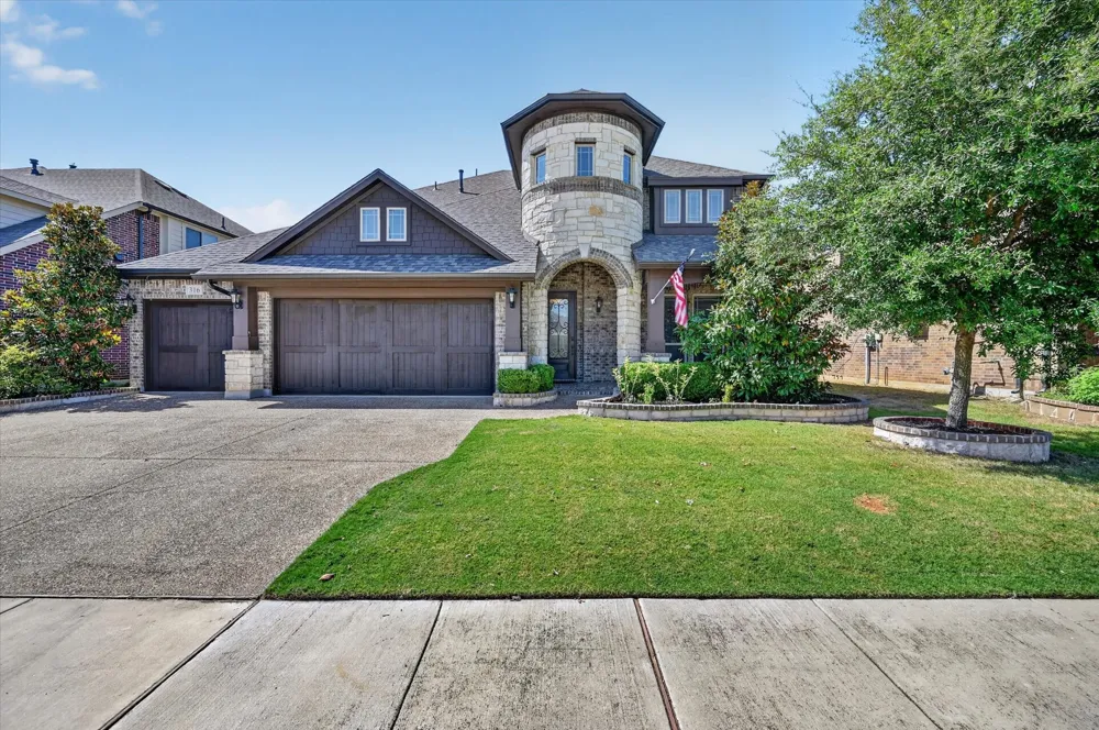 316 Jernigan Drive Euless, TX 76040