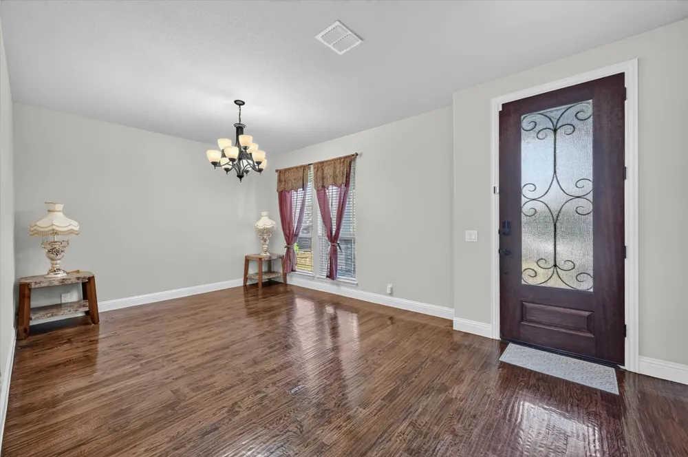 316 Jernigan Drive Euless, TX 76040