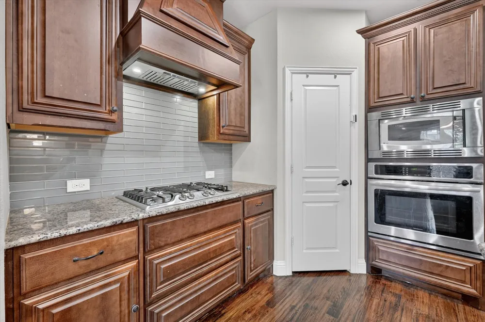 316 Jernigan Drive Euless, TX 76040