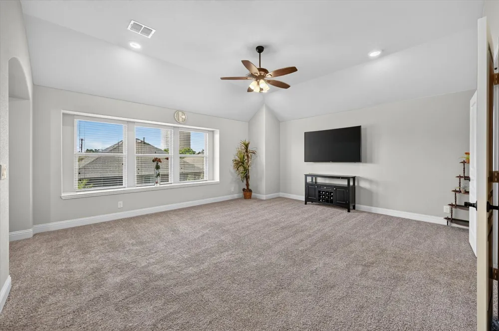 316 Jernigan Drive Euless, TX 76040