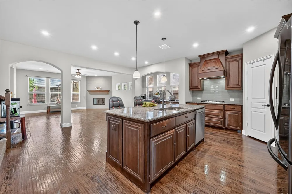 316 Jernigan Drive Euless, TX 76040