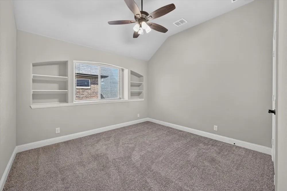 316 Jernigan Drive Euless, TX 76040
