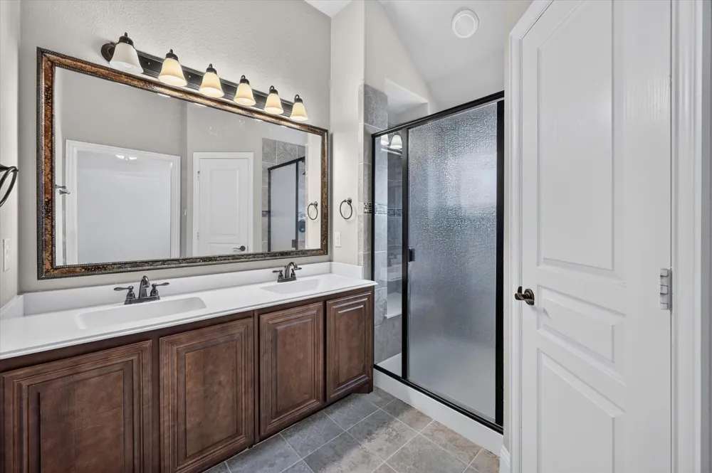 316 Jernigan Drive Euless, TX 76040