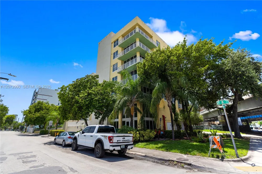 1350 NW 8th Ct #A2-4 Miami, FL 33136