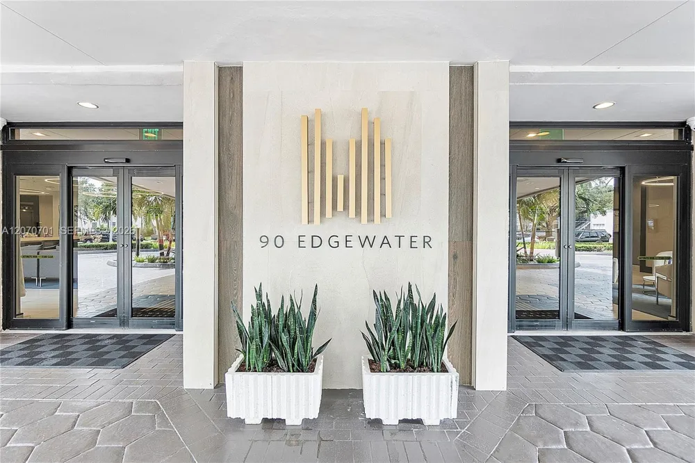90 Edgewater Dr #917 Coral Gables, FL 33133