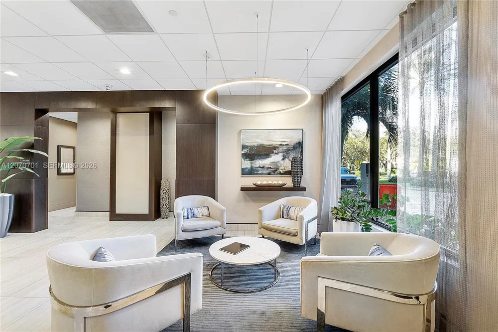 90 Edgewater Dr #917 Coral Gables, FL 33133