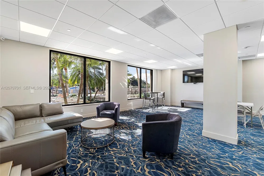 90 Edgewater Dr #917 Coral Gables, FL 33133