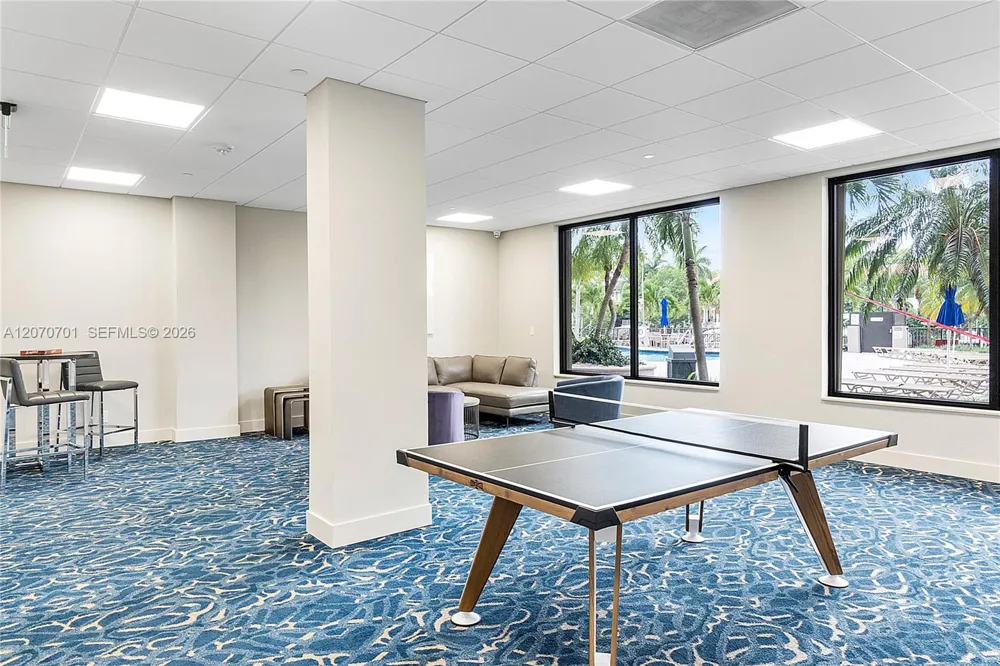 90 Edgewater Dr #917 Coral Gables, FL 33133