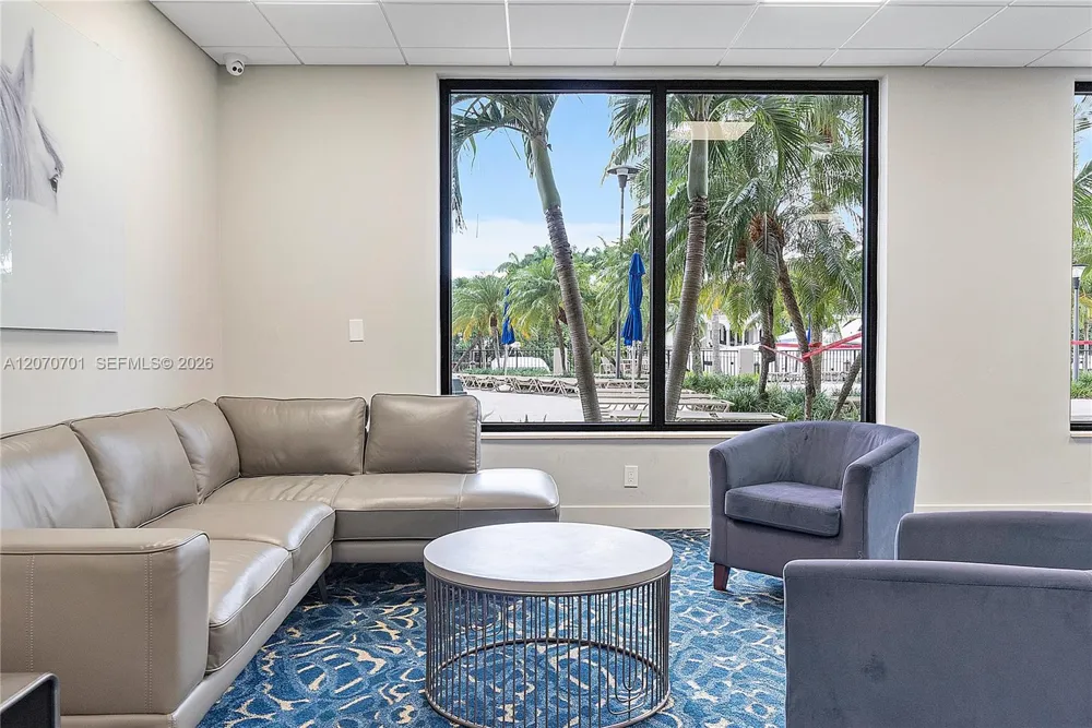 90 Edgewater Dr #917 Coral Gables, FL 33133