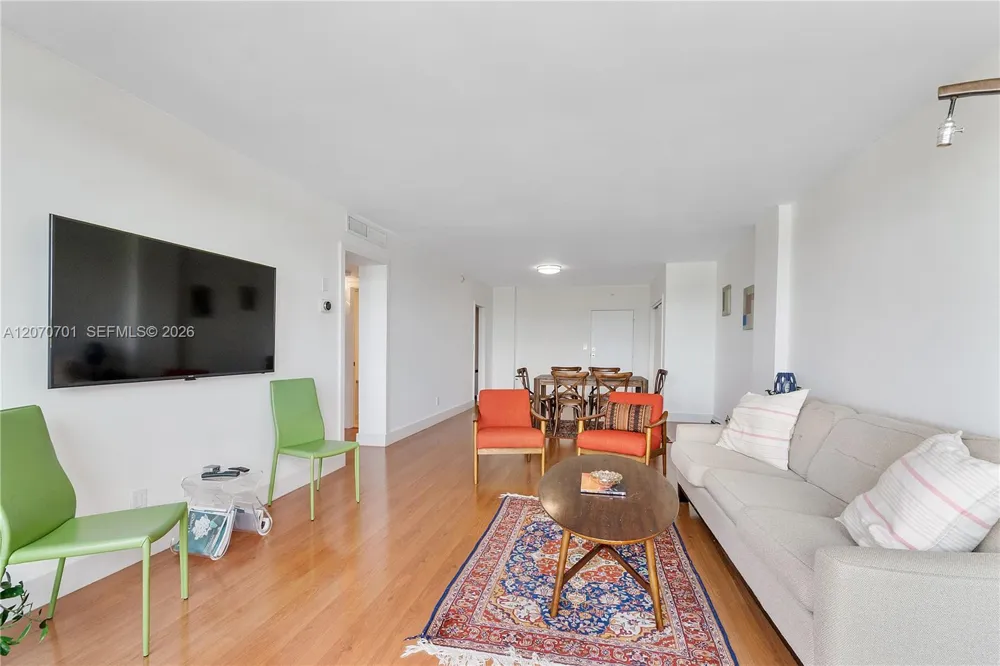 90 Edgewater Dr #917 Coral Gables, FL 33133