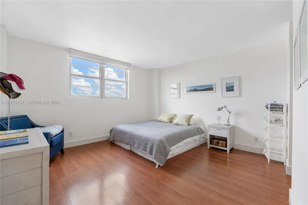 90 Edgewater Dr #917 Coral Gables, FL 33133