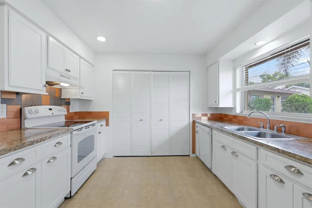 4538 PAWNEE TRAIL #197 Sarasota, FL 34233