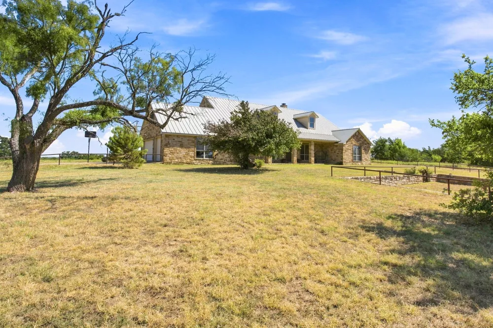 4350 Village Bend Road Mineral Wells, TX 76067