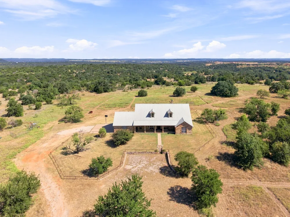 4350 Village Bend Road Mineral Wells, TX 76067