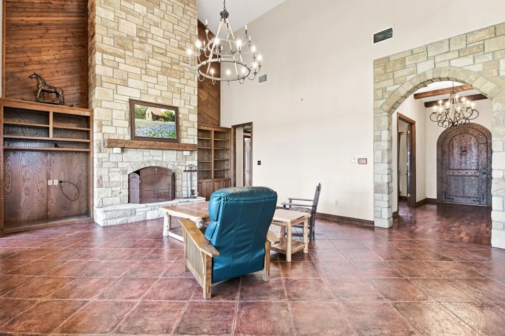 4350 Village Bend Road Mineral Wells, TX 76067
