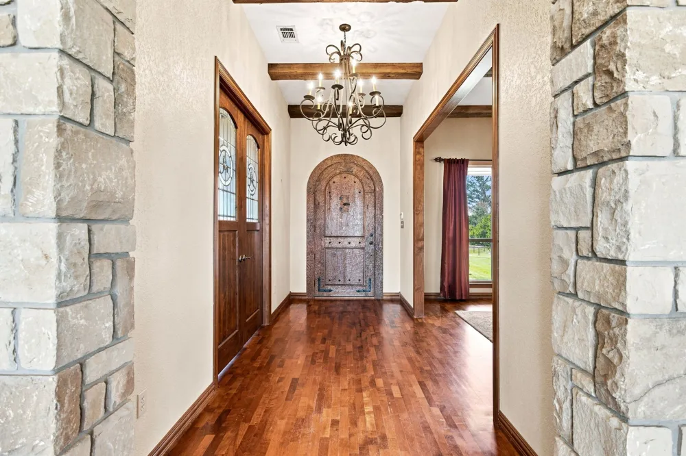4350 Village Bend Road Mineral Wells, TX 76067
