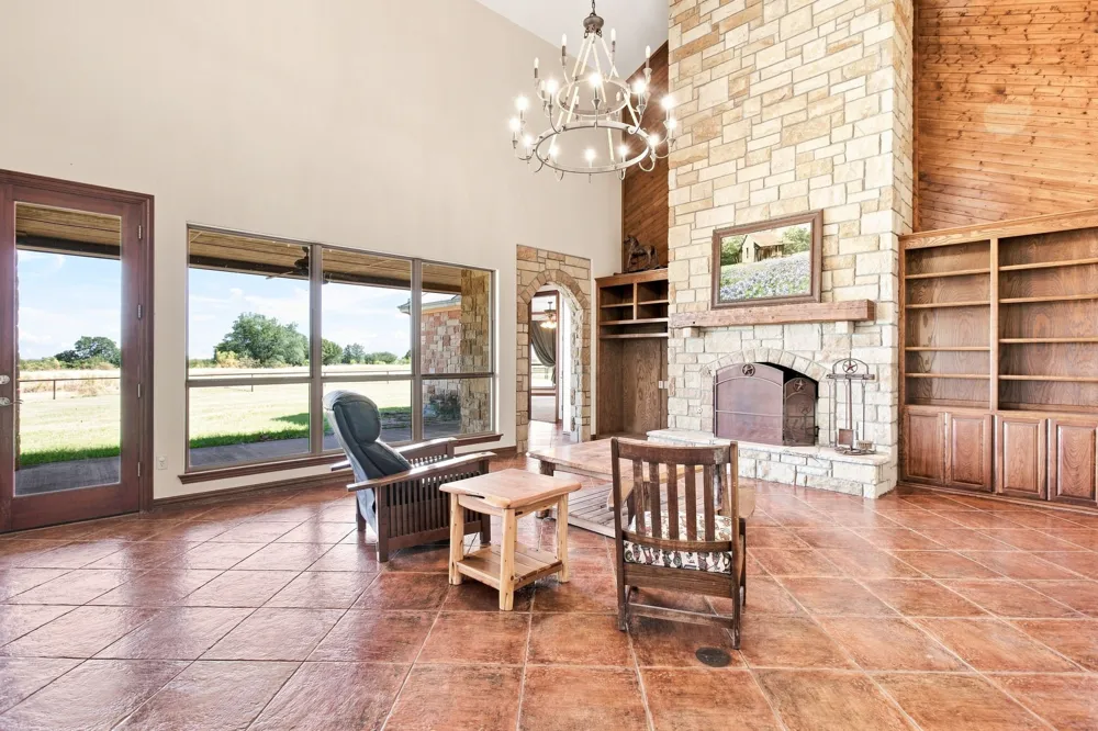 4350 Village Bend Road Mineral Wells, TX 76067
