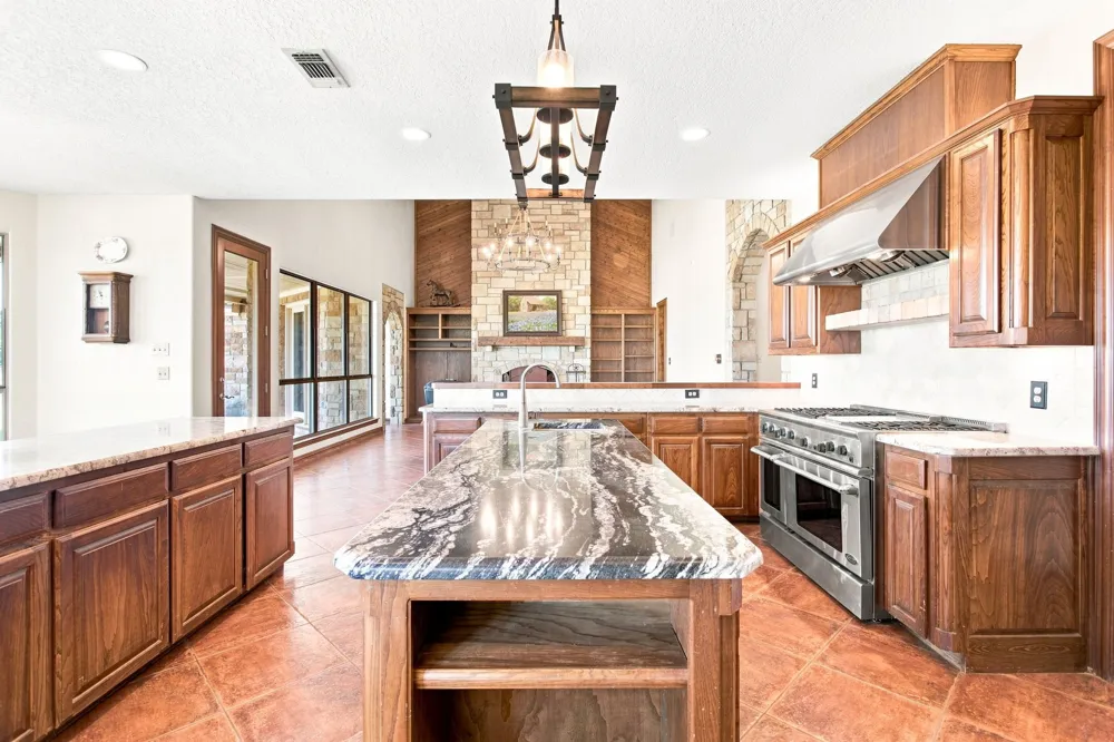 4350 Village Bend Road Mineral Wells, TX 76067