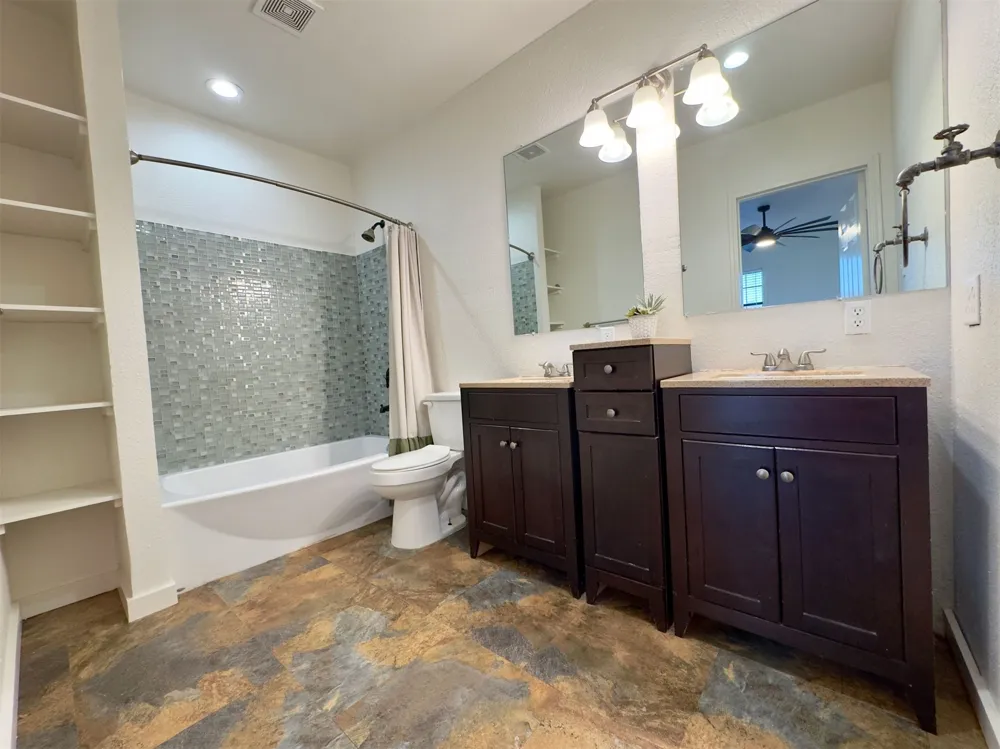 207 County Road 3214 Bridgeport, TX 76426