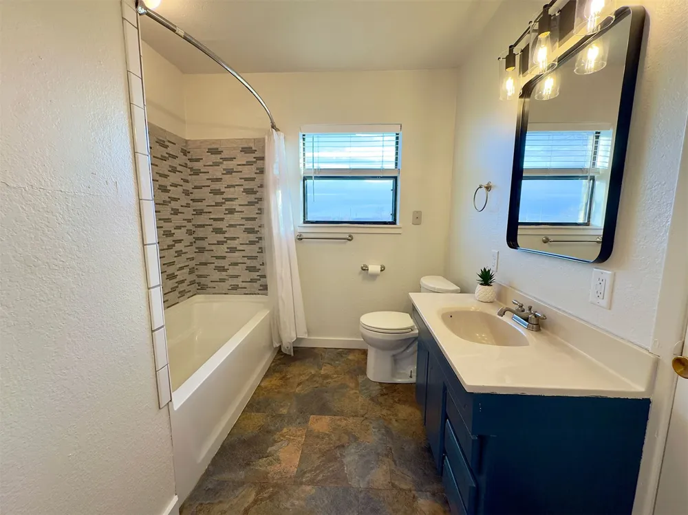 207 County Road 3214 Bridgeport, TX 76426