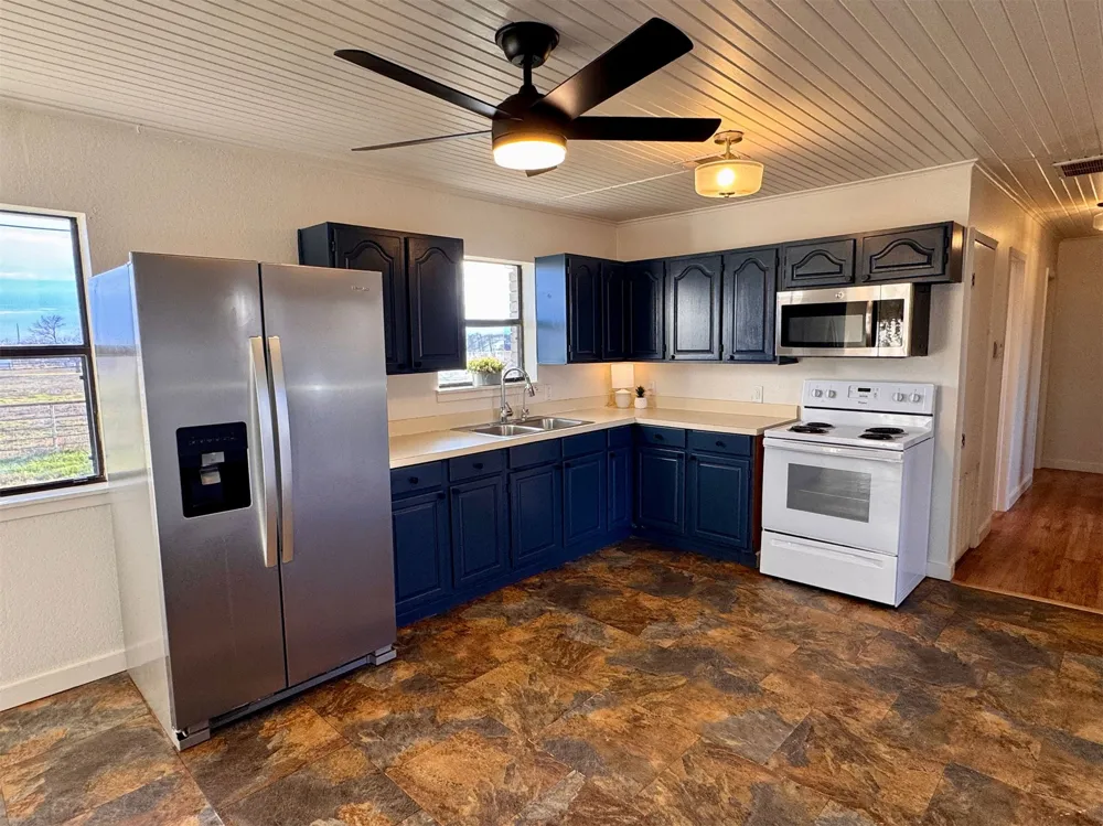 207 County Road 3214 Bridgeport, TX 76426