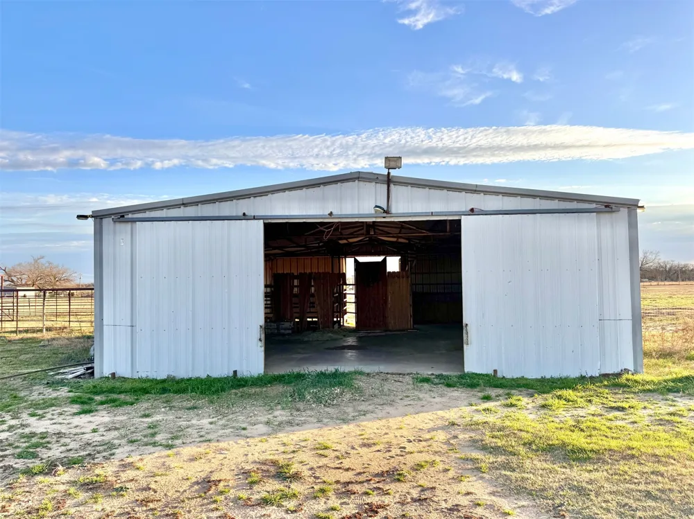 207 County Road 3214 Bridgeport, TX 76426