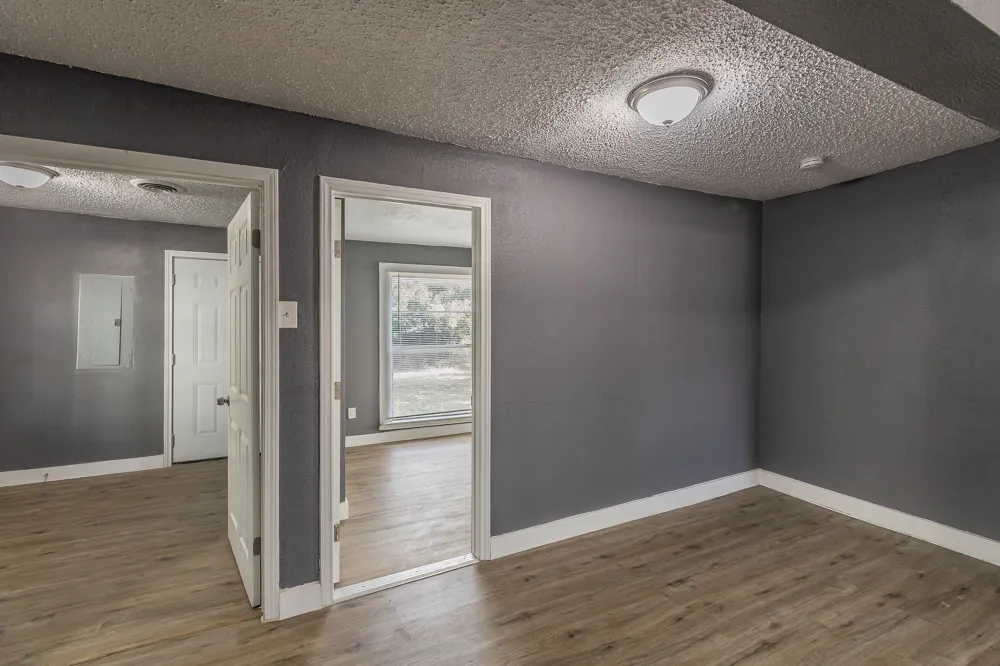 1106 Oak Street Grand Prairie, TX 75050