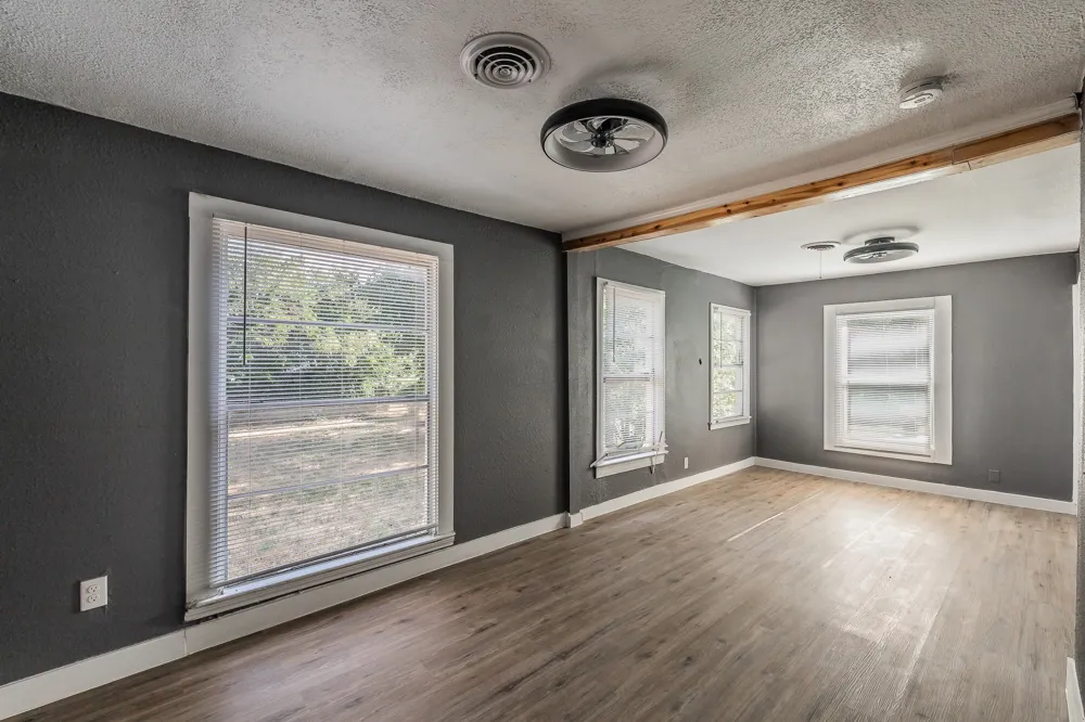 1106 Oak Street Grand Prairie, TX 75050