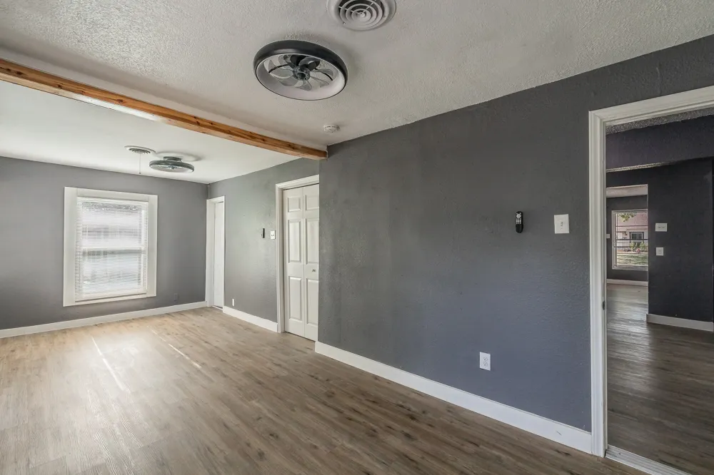 1106 Oak Street Grand Prairie, TX 75050