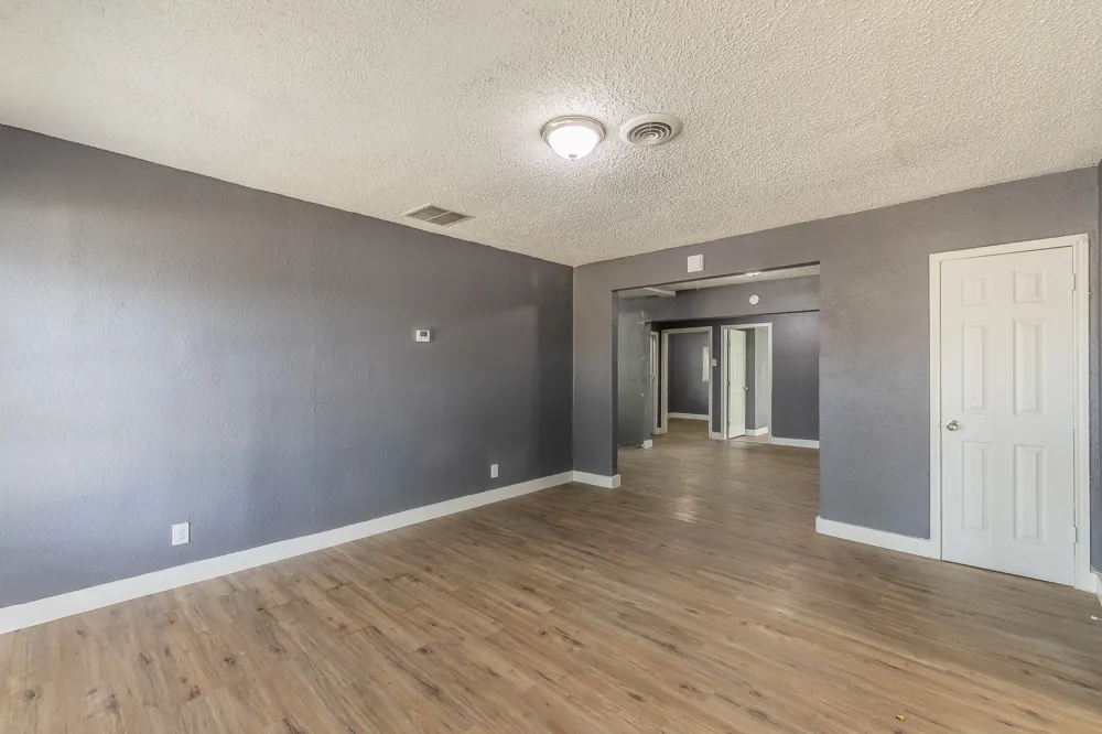 1106 Oak Street Grand Prairie, TX 75050