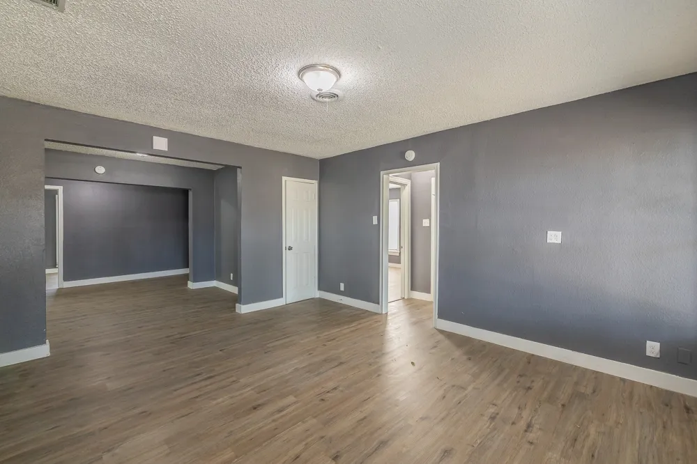 1106 Oak Street Grand Prairie, TX 75050
