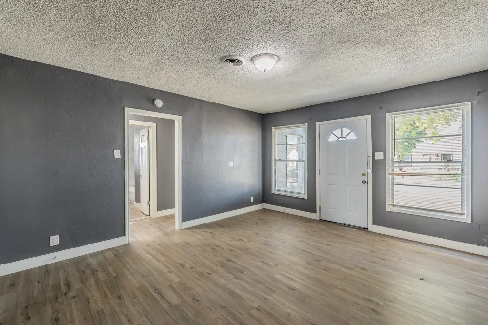 1106 Oak Street Grand Prairie, TX 75050