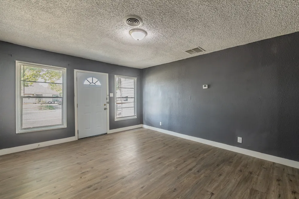 1106 Oak Street Grand Prairie, TX 75050