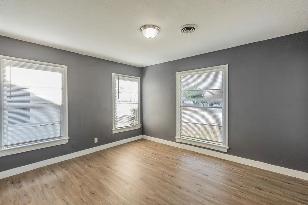 1106 Oak Street Grand Prairie, TX 75050