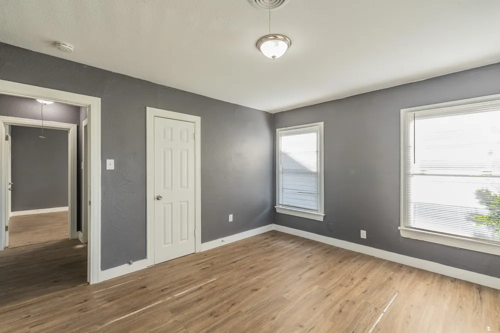 1106 Oak Street Grand Prairie, TX 75050