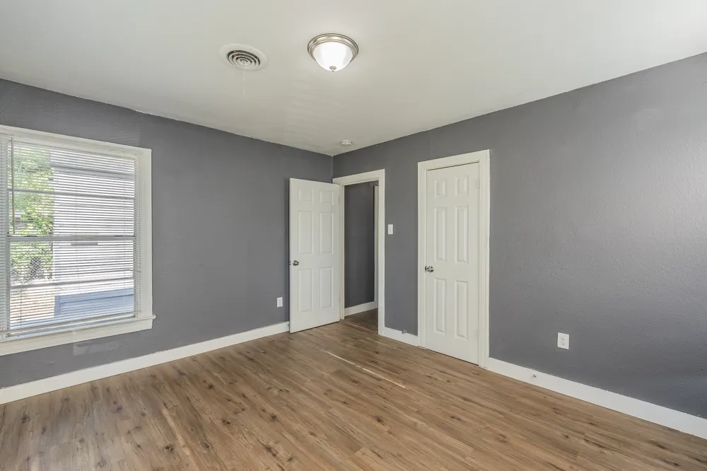 1106 Oak Street Grand Prairie, TX 75050