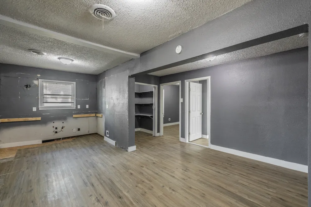 1106 Oak Street Grand Prairie, TX 75050